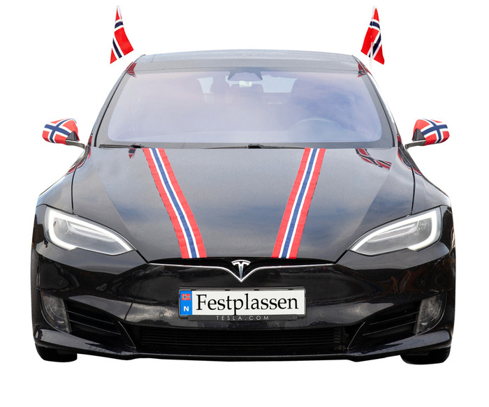 17. mai bilsett med flagg